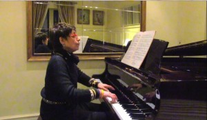 Pianist Shirley Gruenhut plays Bach's French Suite No.5