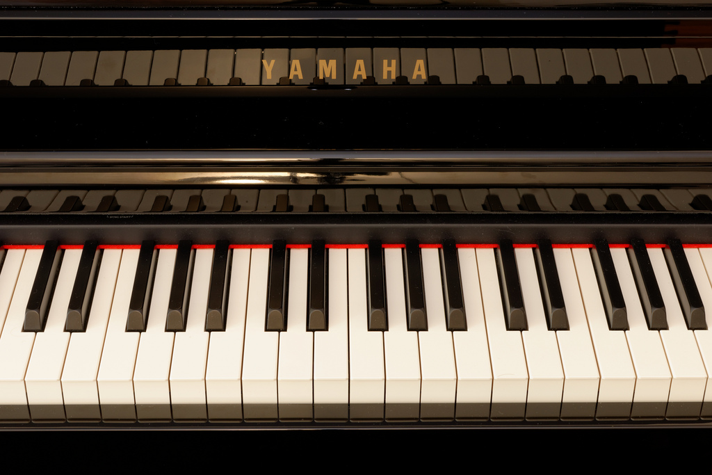 Yamaha_piano