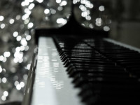 Piano_Christmas_lights