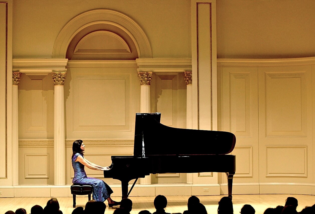 Nancy_M_Williams playing piano at Carnegie_Hall